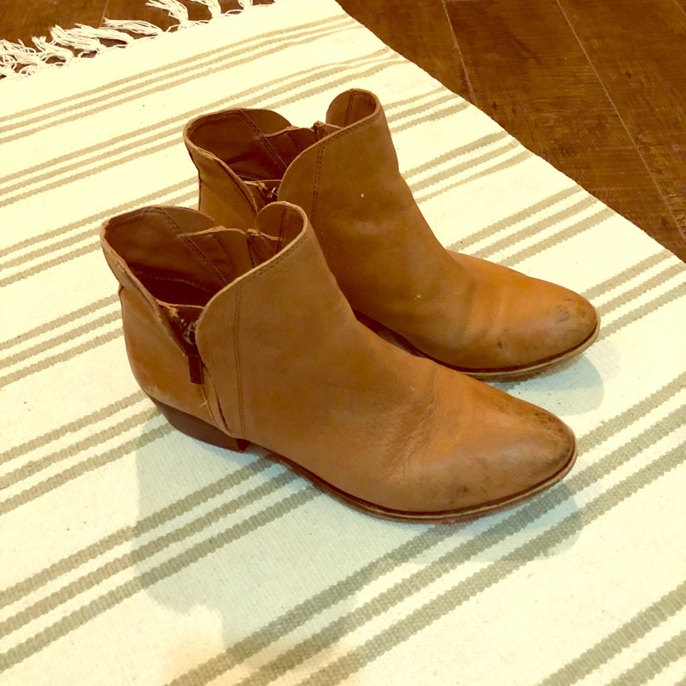 Lucky Brand ankle booties cute 8.5